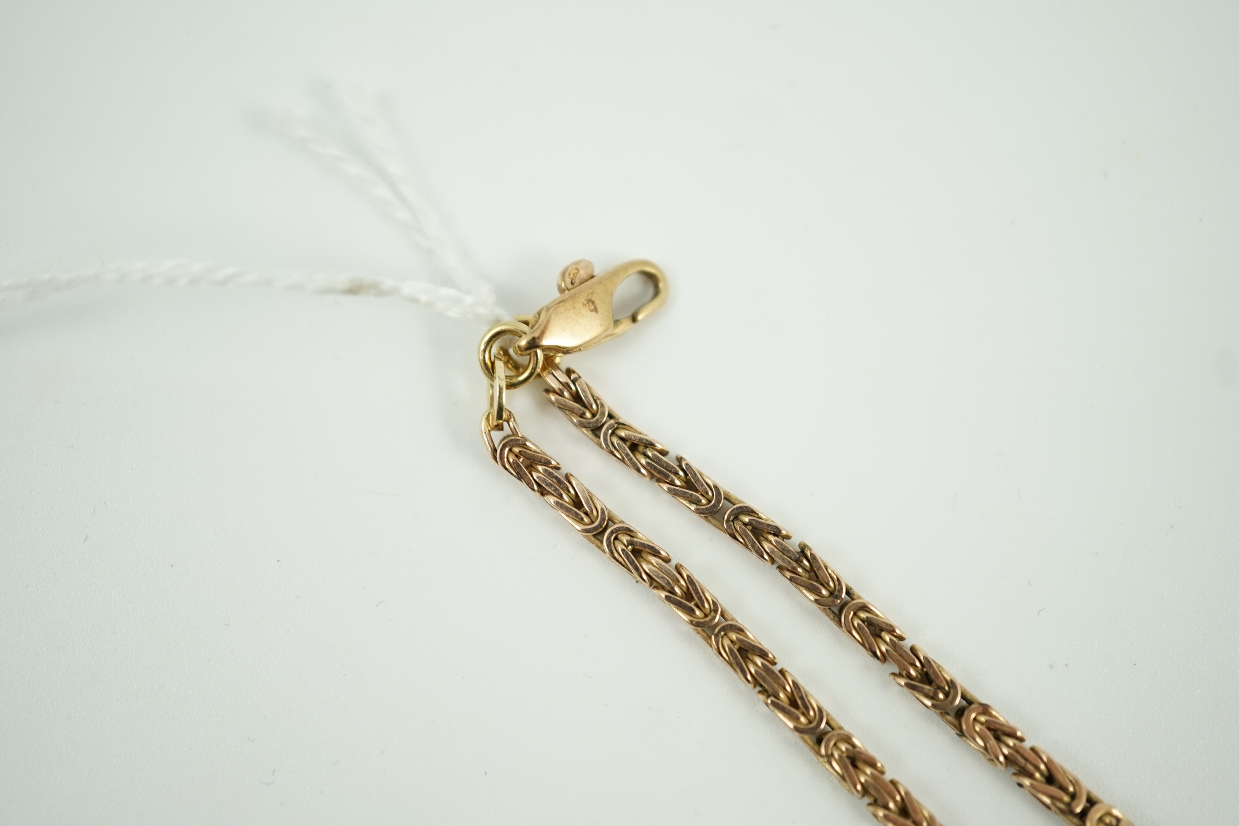 A modern 9ct gold chain, 42cm, 14.4 grams.